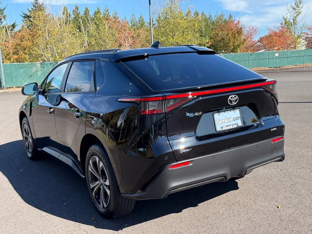Used 2024 Black Toyota XLE image 6