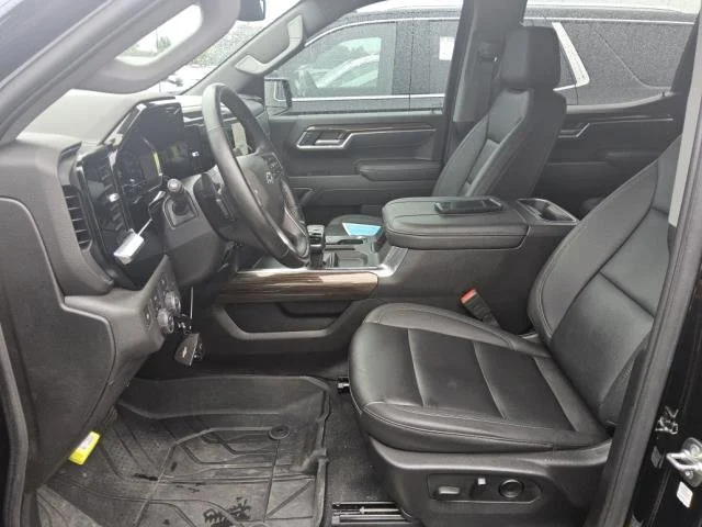 Used 2025 Black Chevrolet RST image 5