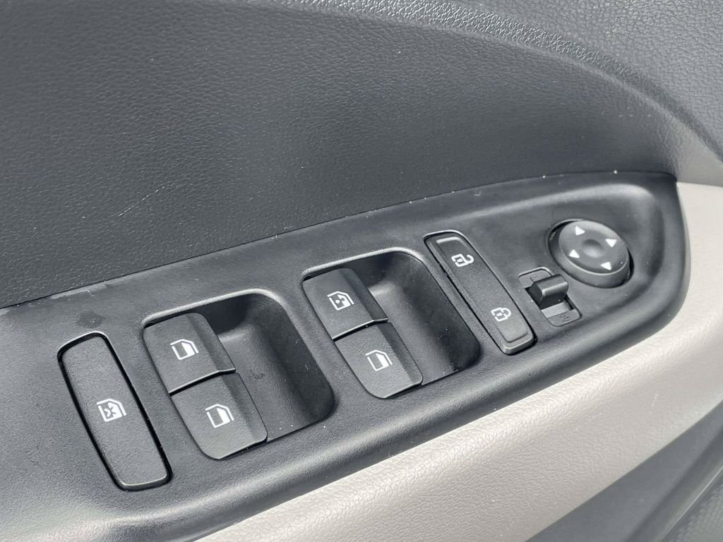Used 2024 White Hyundai SEL image 14
