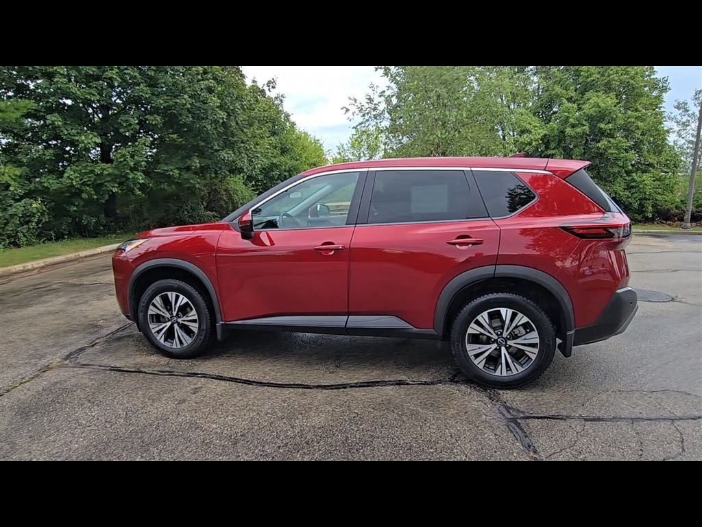 Used 2023 Red Nissan SV image 5