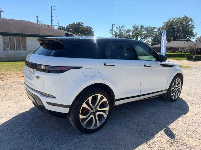 Used 2022 White Land Rover R-Dynamic SE image 14