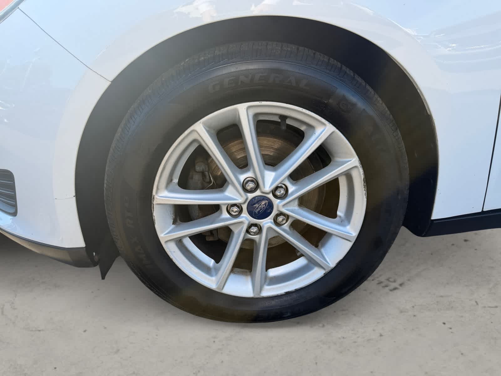 Used 2015 Oxford White Ford SE image 10