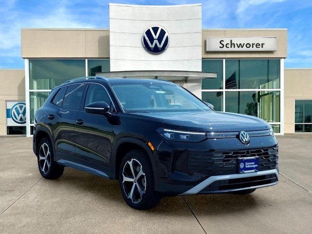 New 2026 Deep Black Pearl Volkswagen SE 4Motion image 4