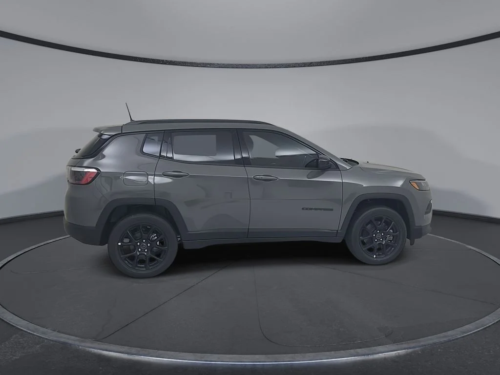 New 2026 Sting-Gray Clearcoat Jeep Latitude image 16