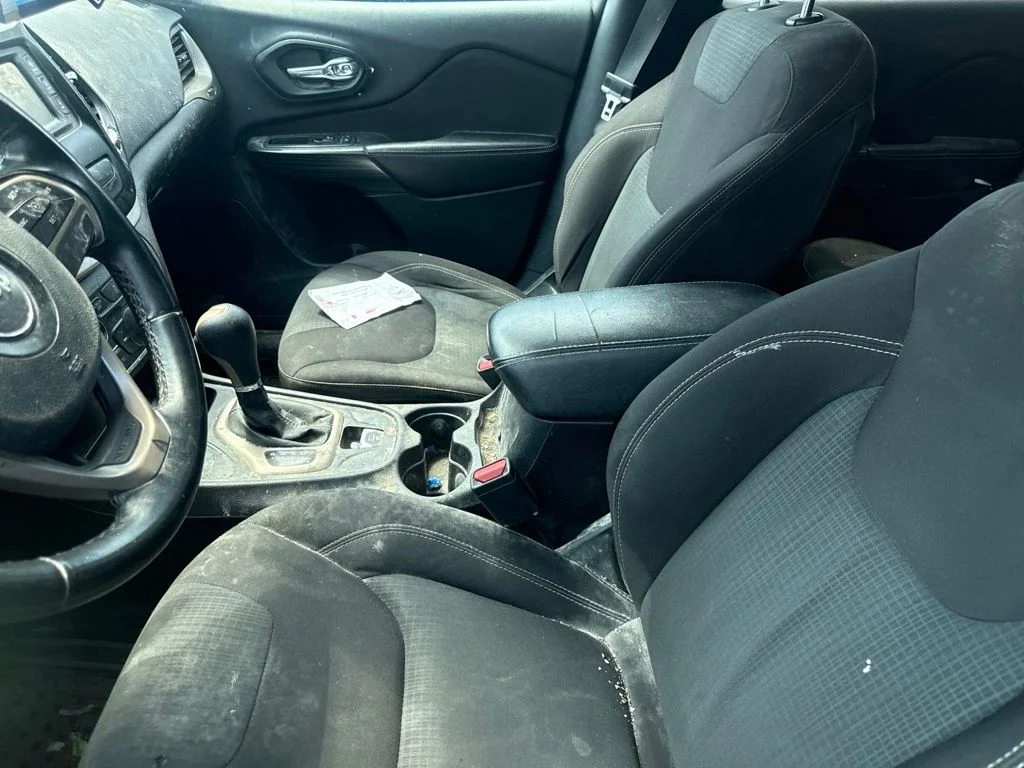 Used 2017 Black Jeep Latitude image 12