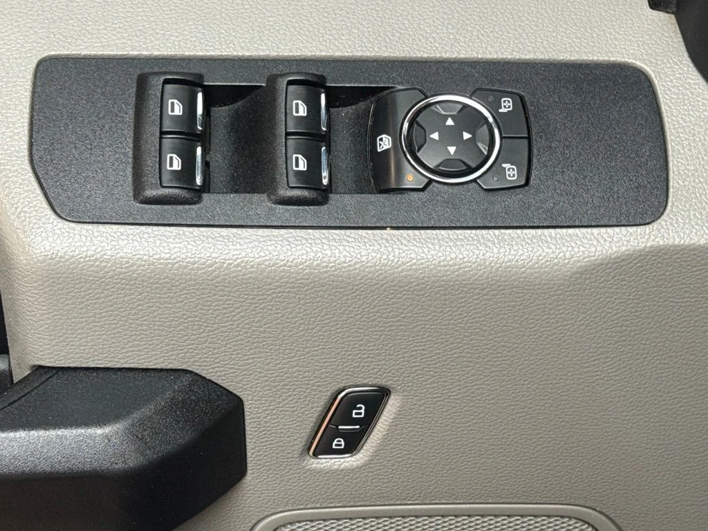 Used 2020 Stone Gray Metallic Ford XL image 21