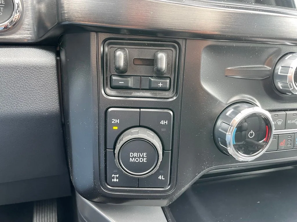 New 2026 Glacier Gray Metallic Tri-Coat Ford F-250® Lariat® image 12