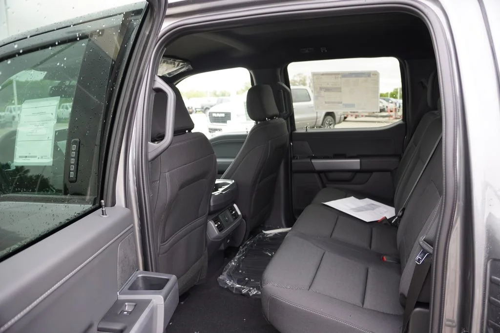 New 2026 Carbonized Gray Metallic Ford XLT image 12