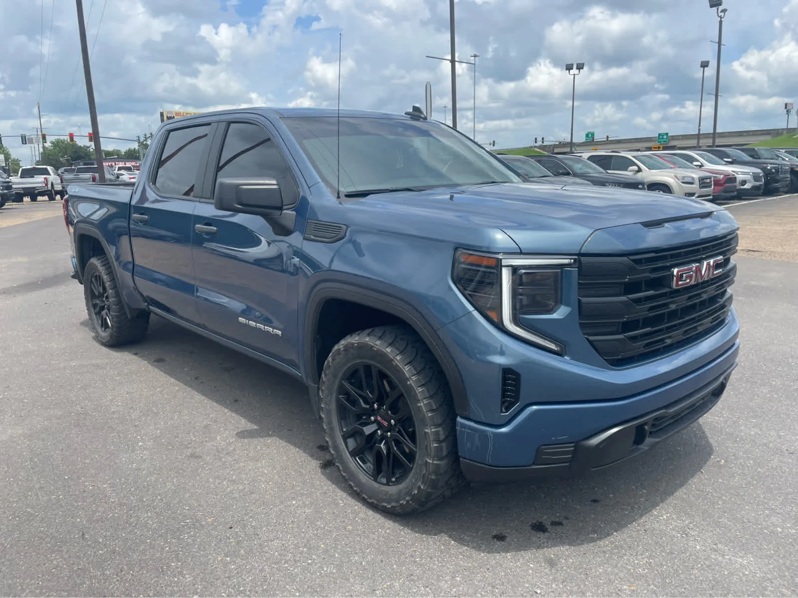 2024 GMC Sierra 4WD Crew Cab Short Box Pro's photo