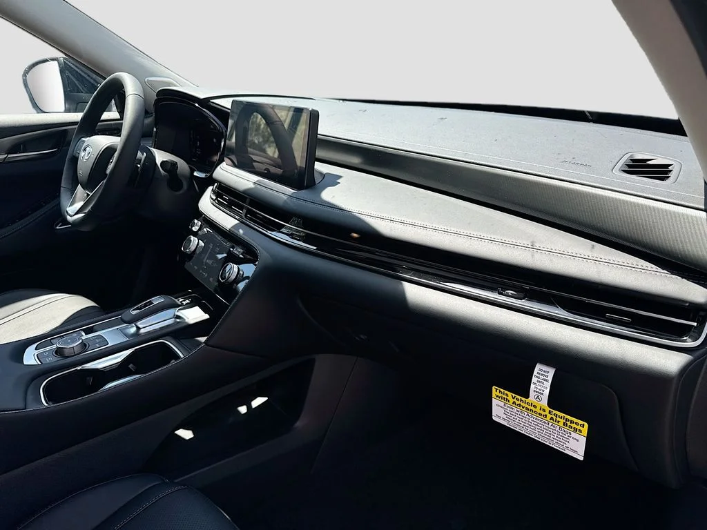 New 2027 HARBOR GRAY INFINITI Luxe FWD image 32