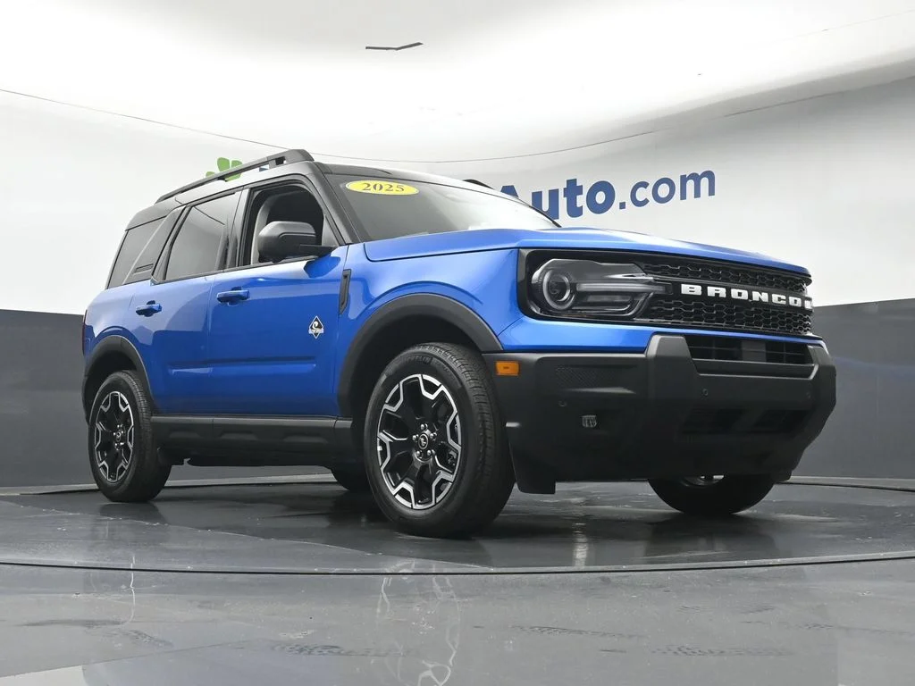 Used 2025 Blue Ford Outer Banks image 25
