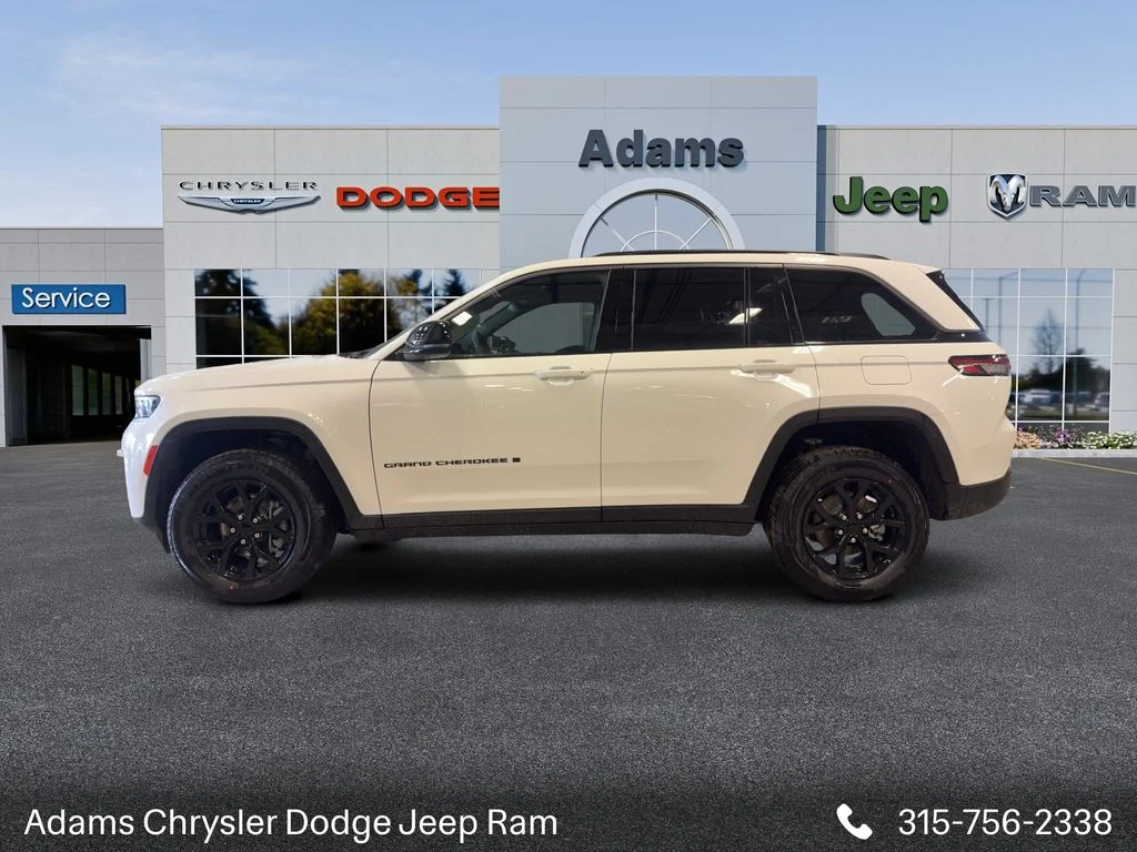 New 2026 Bright White Clear-Coat Exterior Paint Jeep Altitude image 4