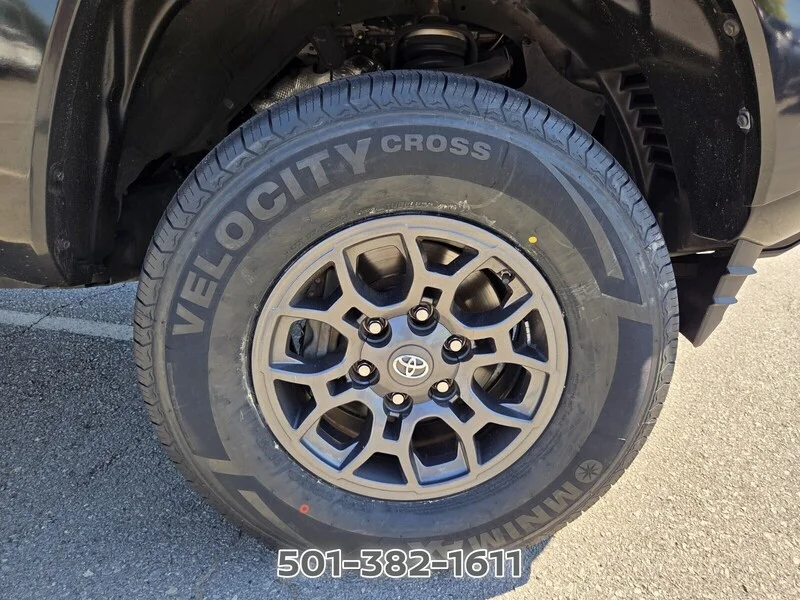 Used 2018 Midnight Black Metallic TOYOTA SR5 DOUBLE CAB 6