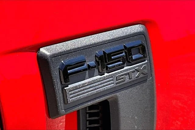 Used 2023  Ford XL image 32