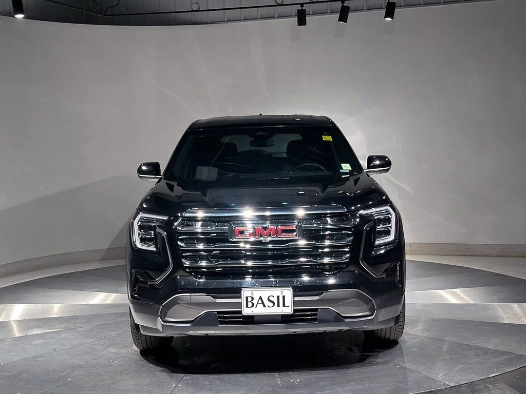 Used 2026 Ebony Twilight Metallic GMC Elevation image 9