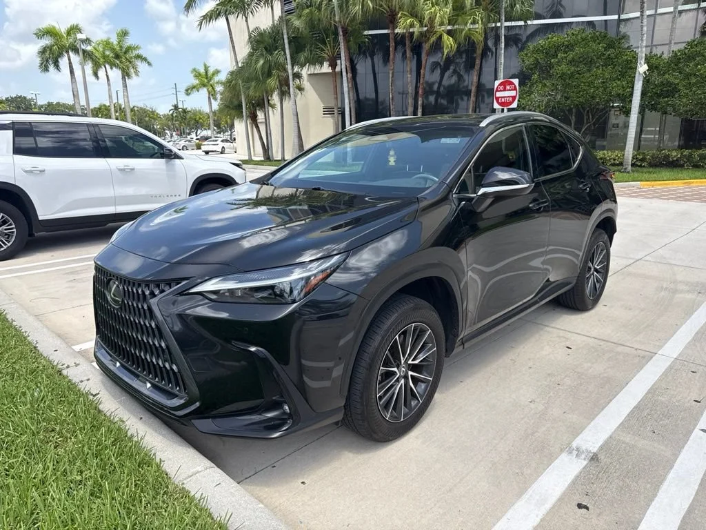 Used 2024 Cream Lexus NX 250 Premium image 3