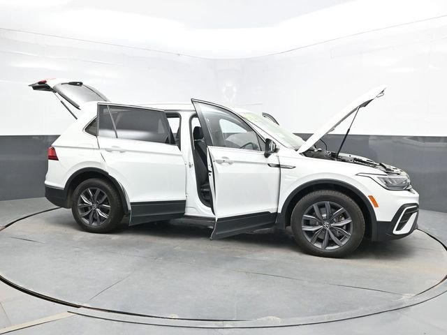 Used 2022 White Volkswagen 2.0T SE image 34