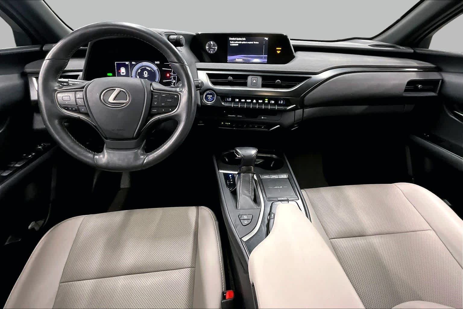 Used 2019 Atomic Silver Lexus  image 15