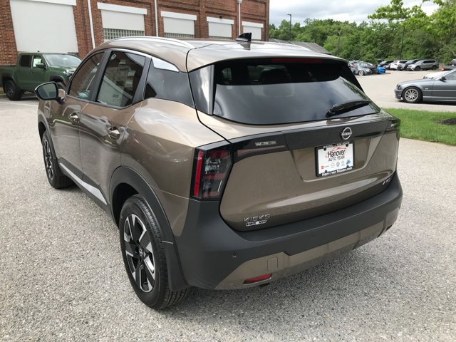 New 2026 Canyon Bronze Metallic Nissan SV image 5