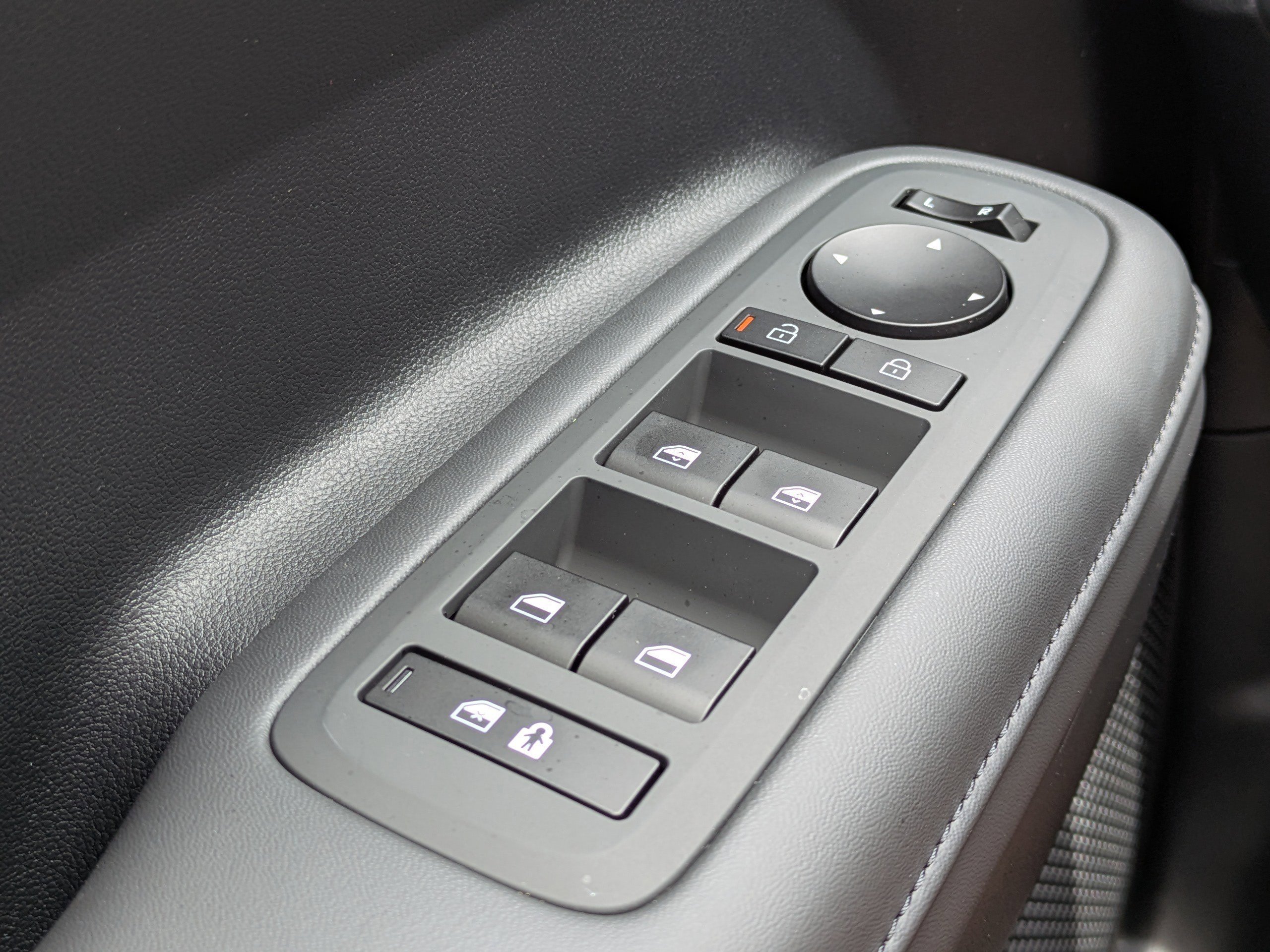 New 2026 Ecotronic Gray Hyundai SEL image 22