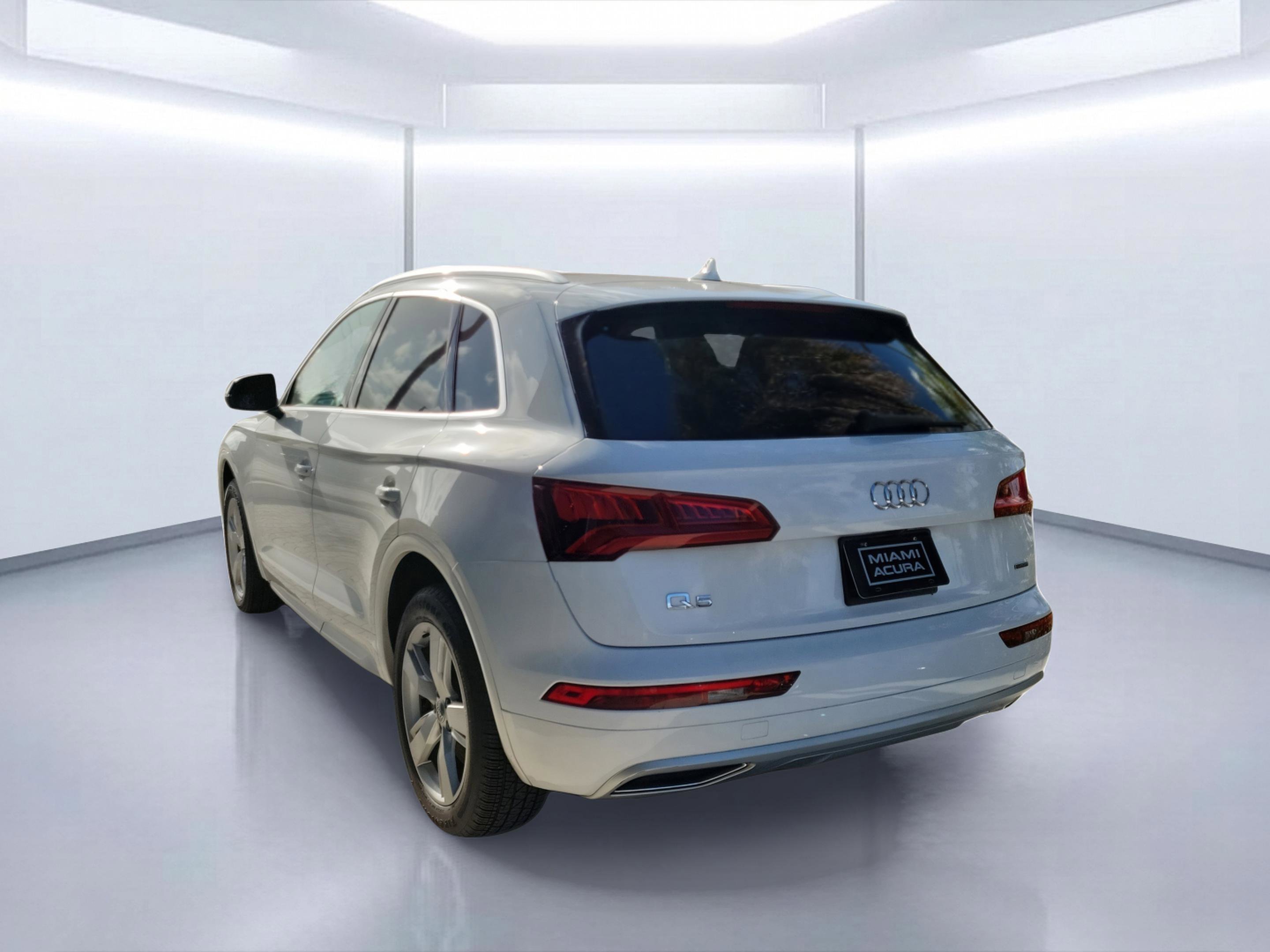 Used 2019  Audi Premium image 3