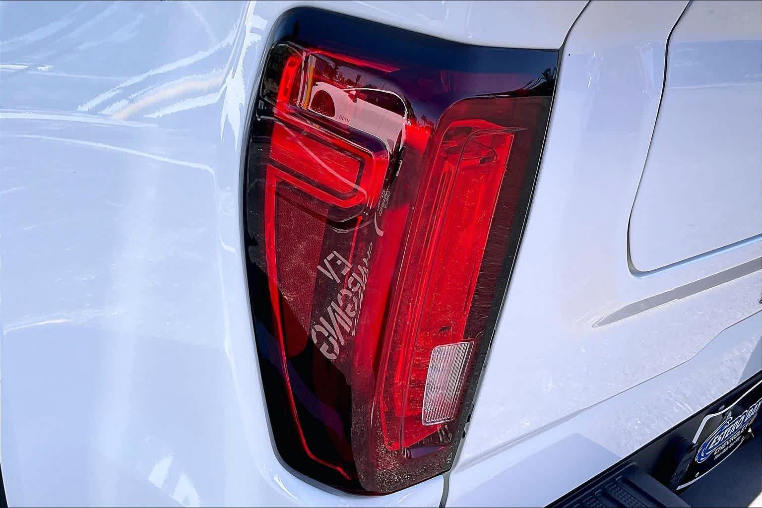 2025 GMC Sierra 1500 SLT - Photo 28