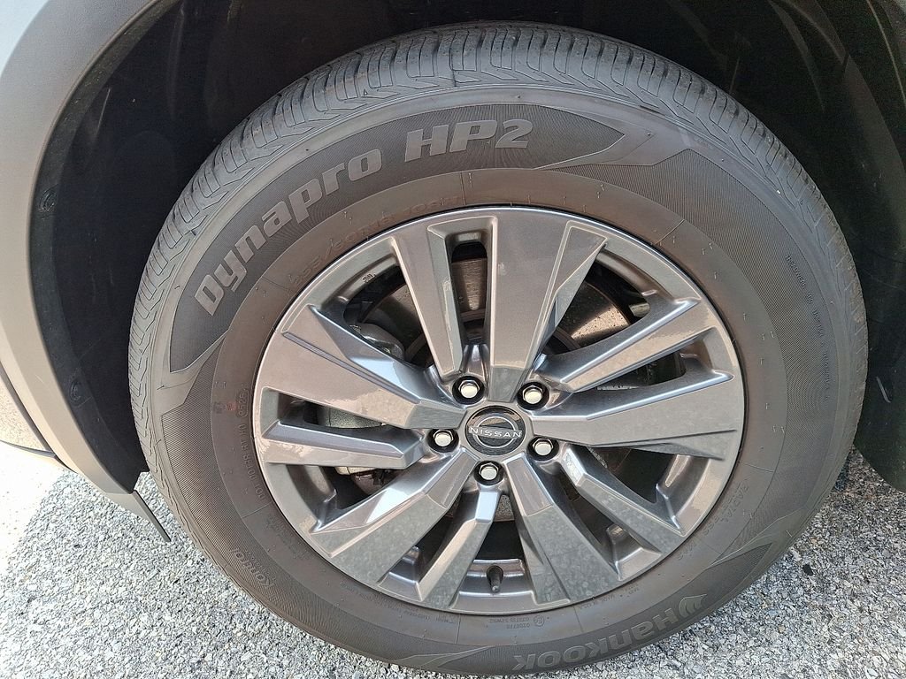 Used 2025 Gray Nissan S image 4