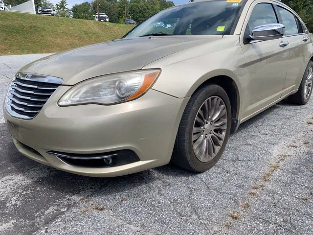 Used 2011 White Gold Clearcoat Chrysler Limited image 3