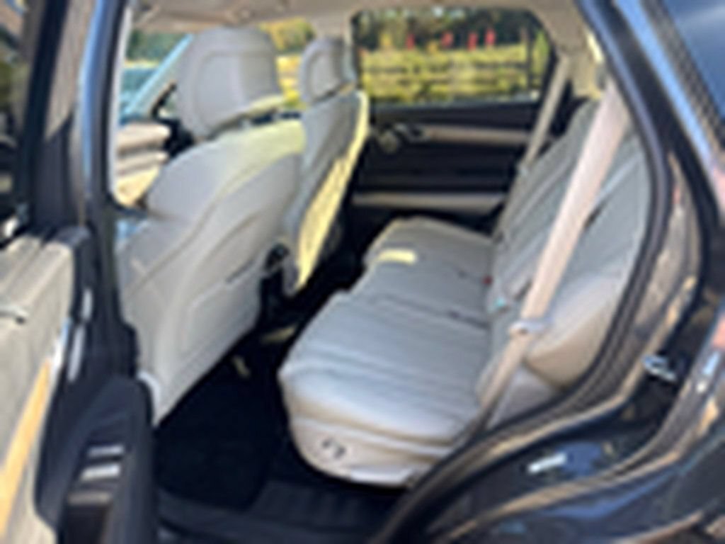 Used 2021 HIMALAYAN GRAY Genesis 3.5T Advanced image 11