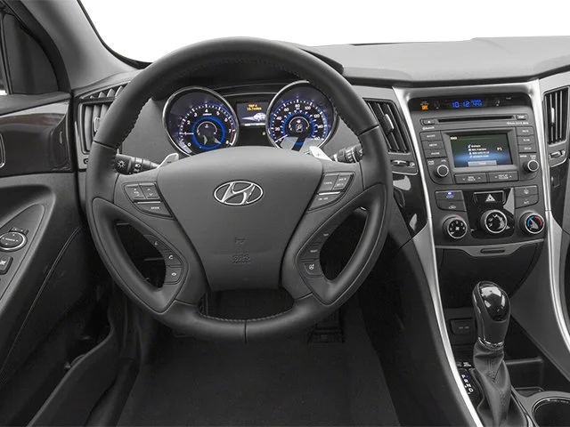 Used 2014 Pearl White Hyundai GLS image 9