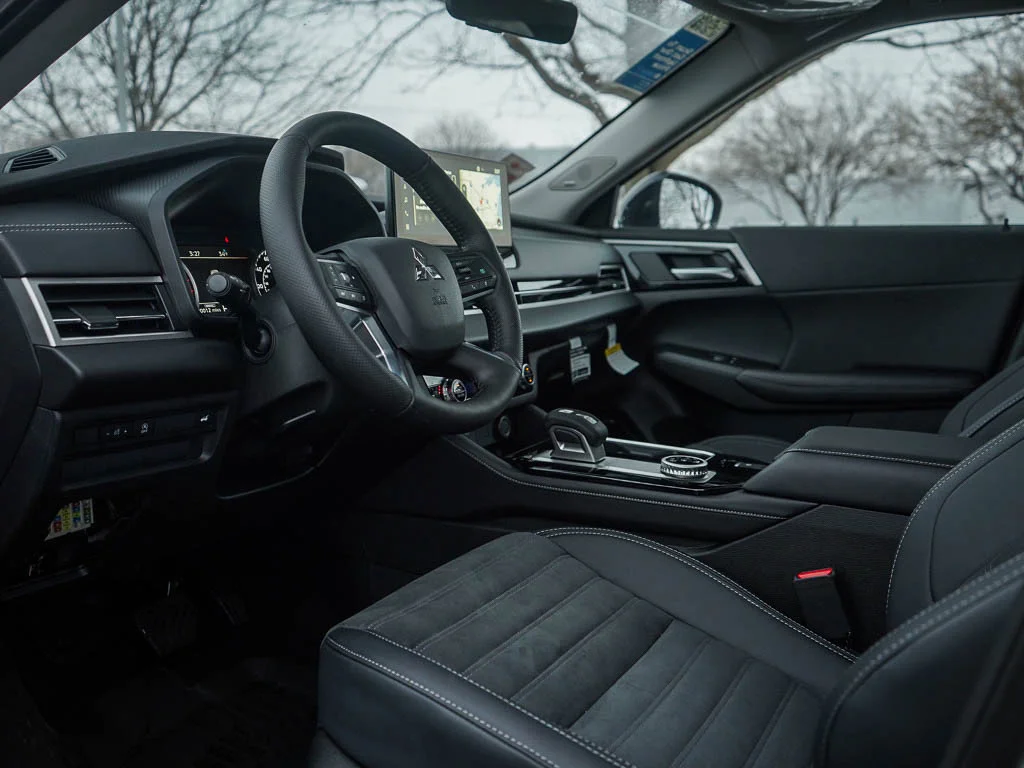 New 2026 White Diamond/Black Roof Mitsubishi TRAIL EDITION S-AWC image 22