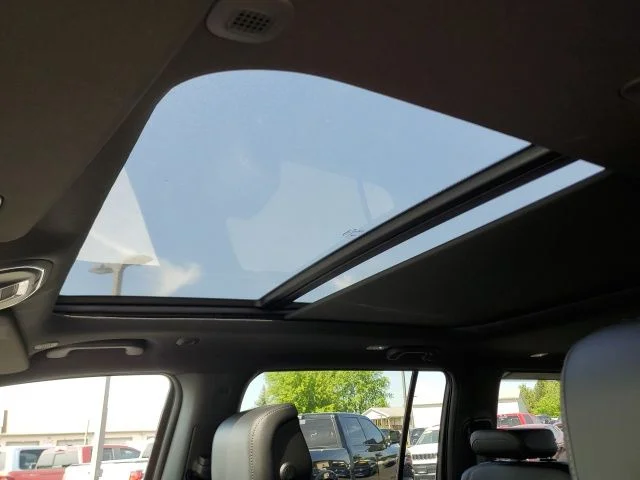 New 2026 Baltic-Gray Metallic Clear-Coat Exterior Paint Jeep Upland image 15