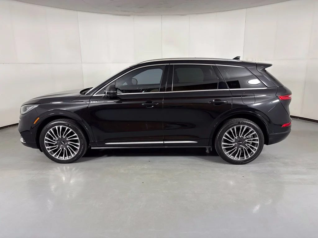Used 2020 Black Lincoln Reserve image 5
