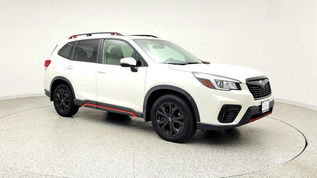 Used 2019 Crystal White Pearl Subaru 2.5i Sport w/ Multimedia Plus Audio & Blind Spot Detection image 3