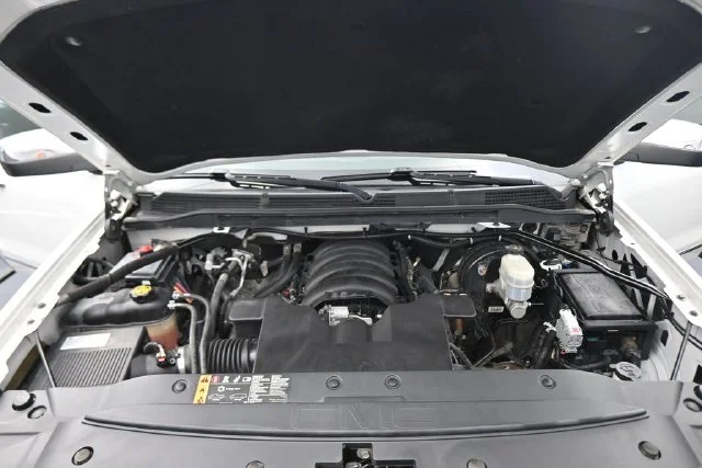 Used 2018 White GMC SLT image 12