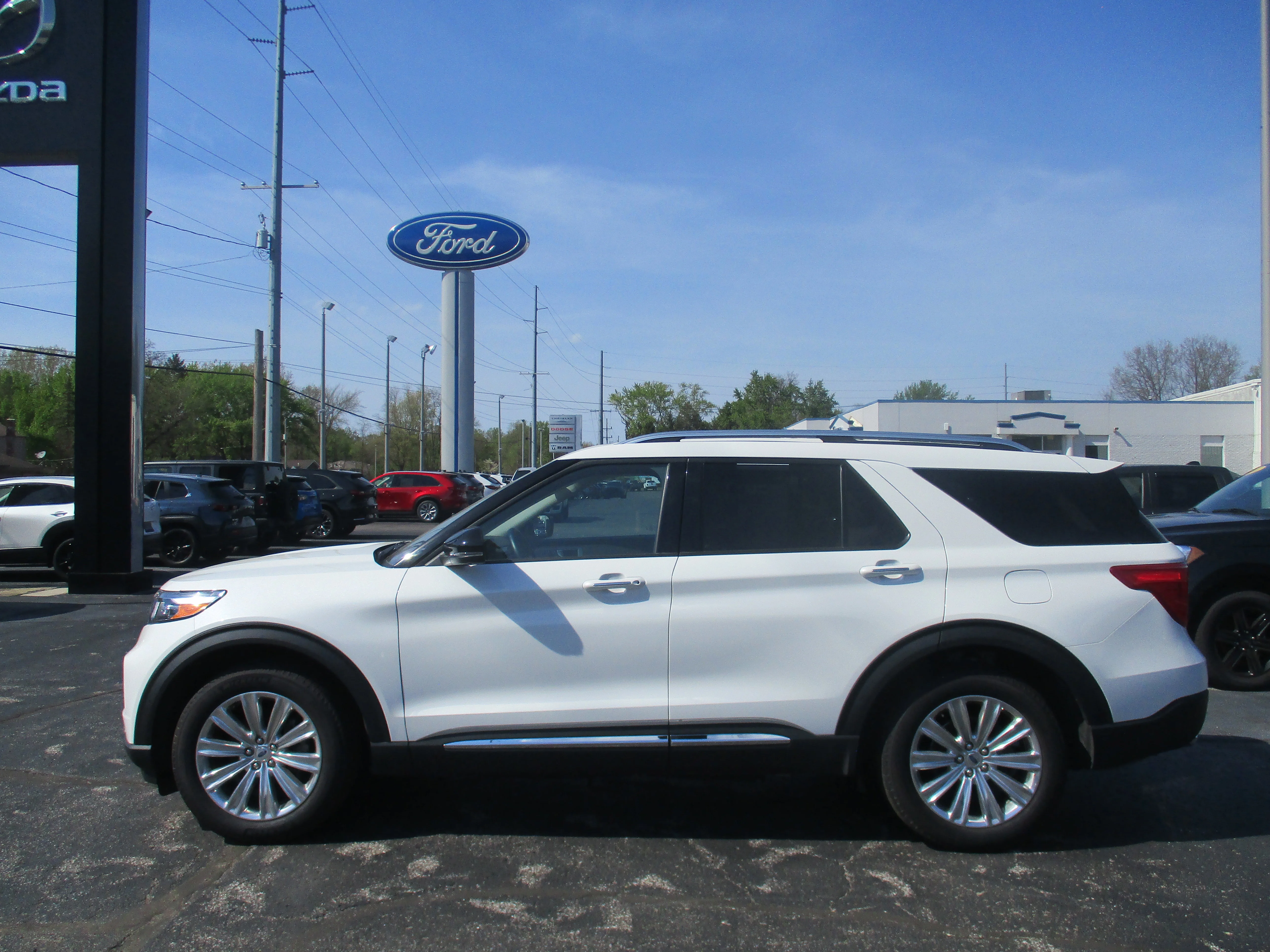 Used 2022 Star White Metallic Tri-Coat Ford Limited image 10