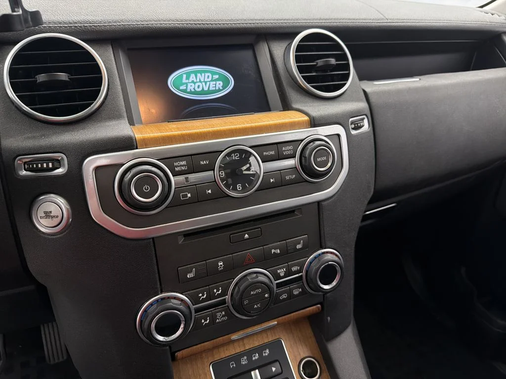 Used 2015 Black Land Rover Base image 21