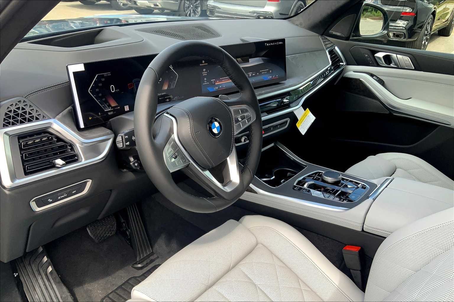 Used 2026 Blue Ridge Mountain Metallic BMW xDrive40i image 9