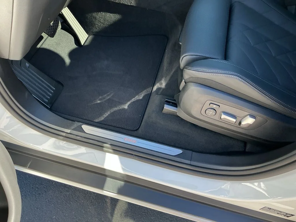 New 2026 White BMW xDrive50e image 27
