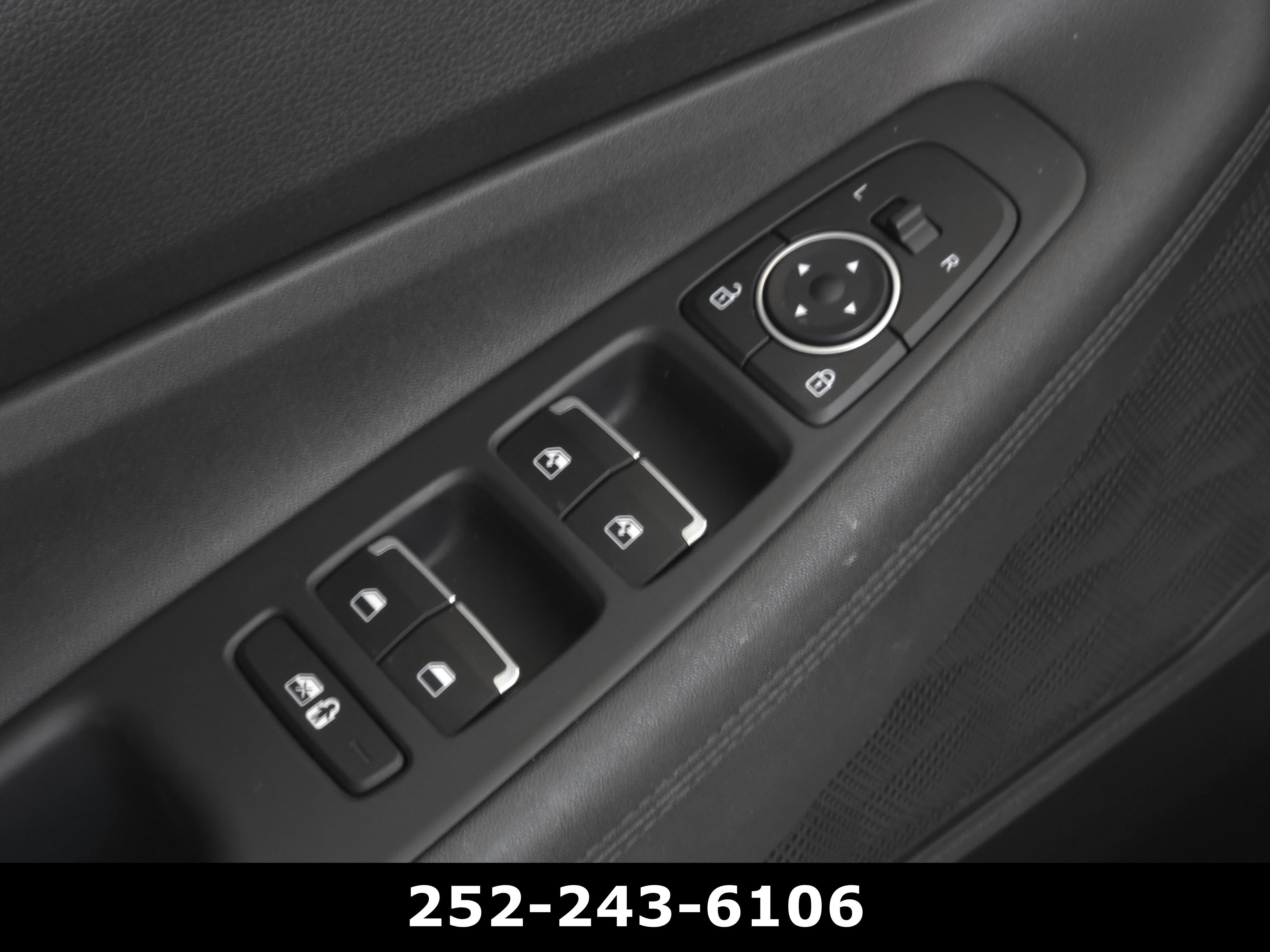 Used 2023 Serenity White Pearl Hyundai SEL image 27