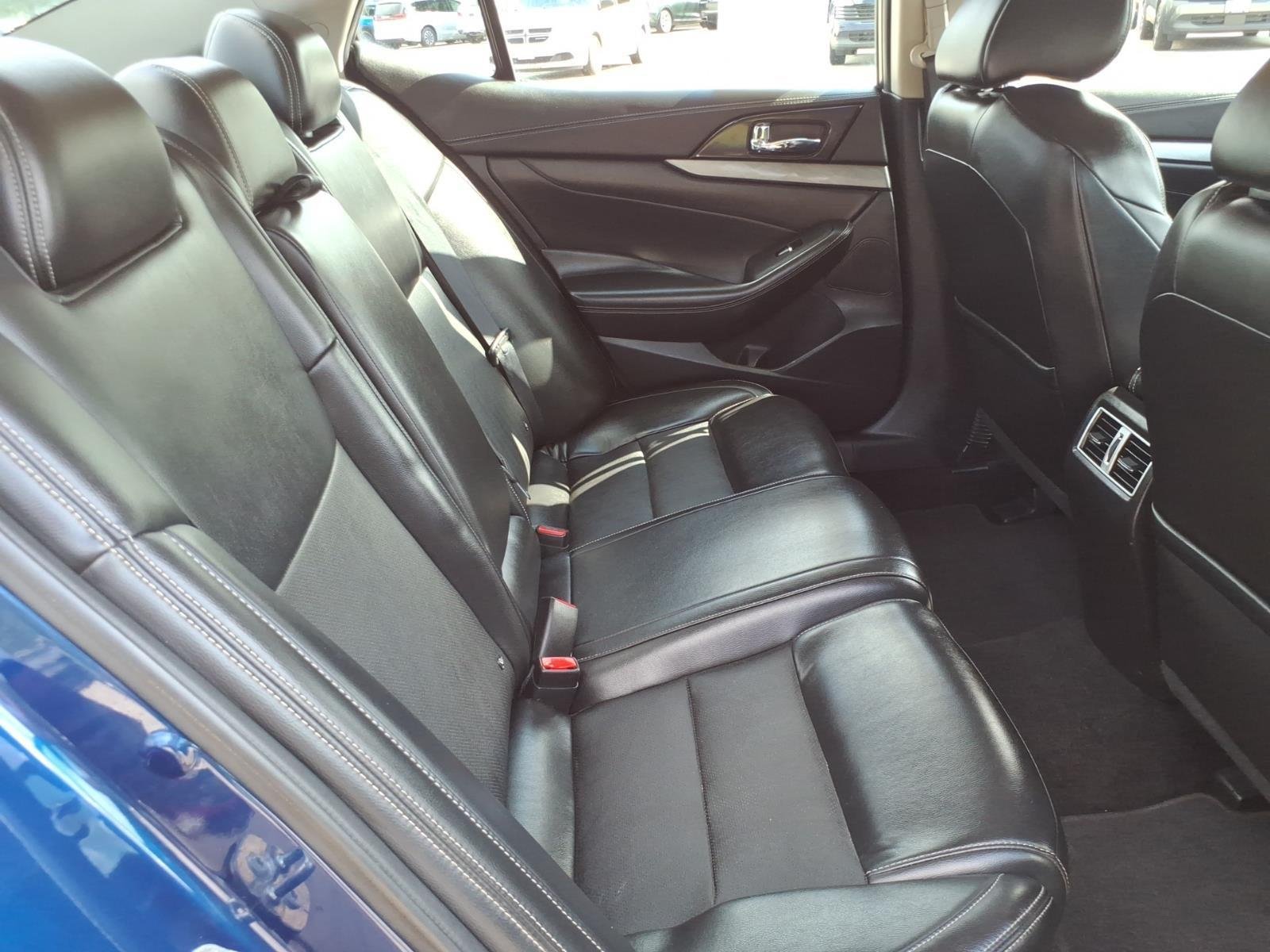 Used 2018 Deep Blue Pearl Nissan SV image 20