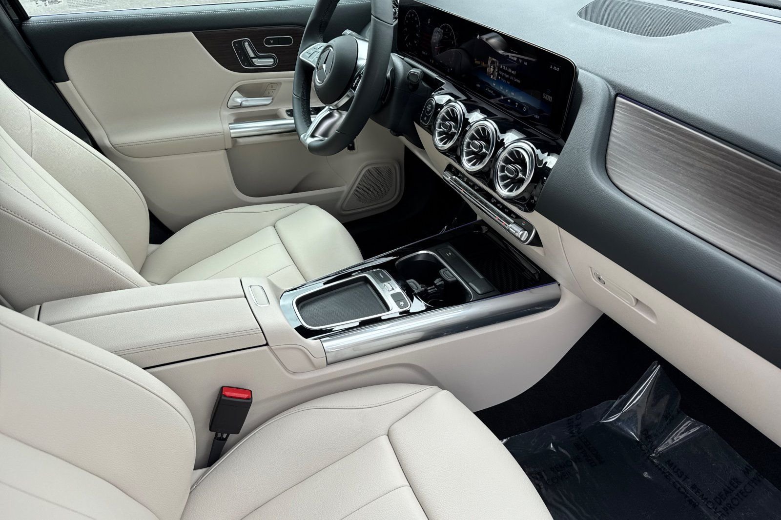 New 2026 Night Black Mercedes-Benz GLA 250 image 8