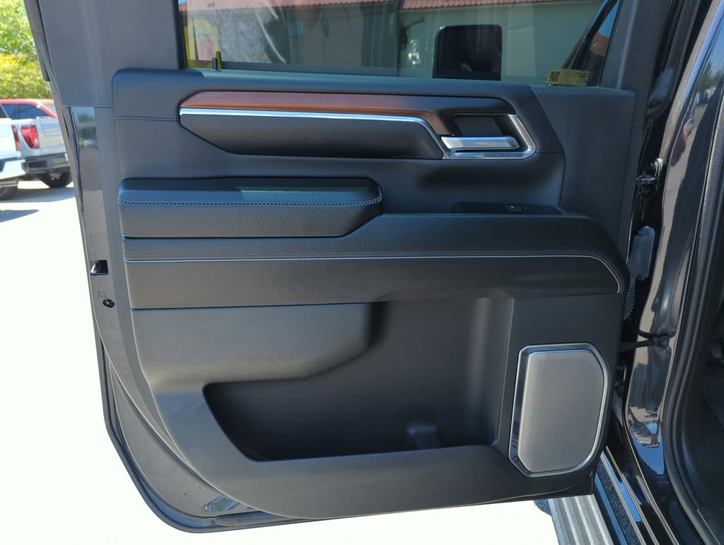Used 2024 Silver GMC Denali image 29