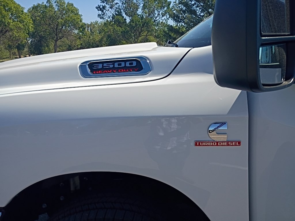 New 2026 Bright White Clear-Coat Exterior Paint RAM Tradesman image 29