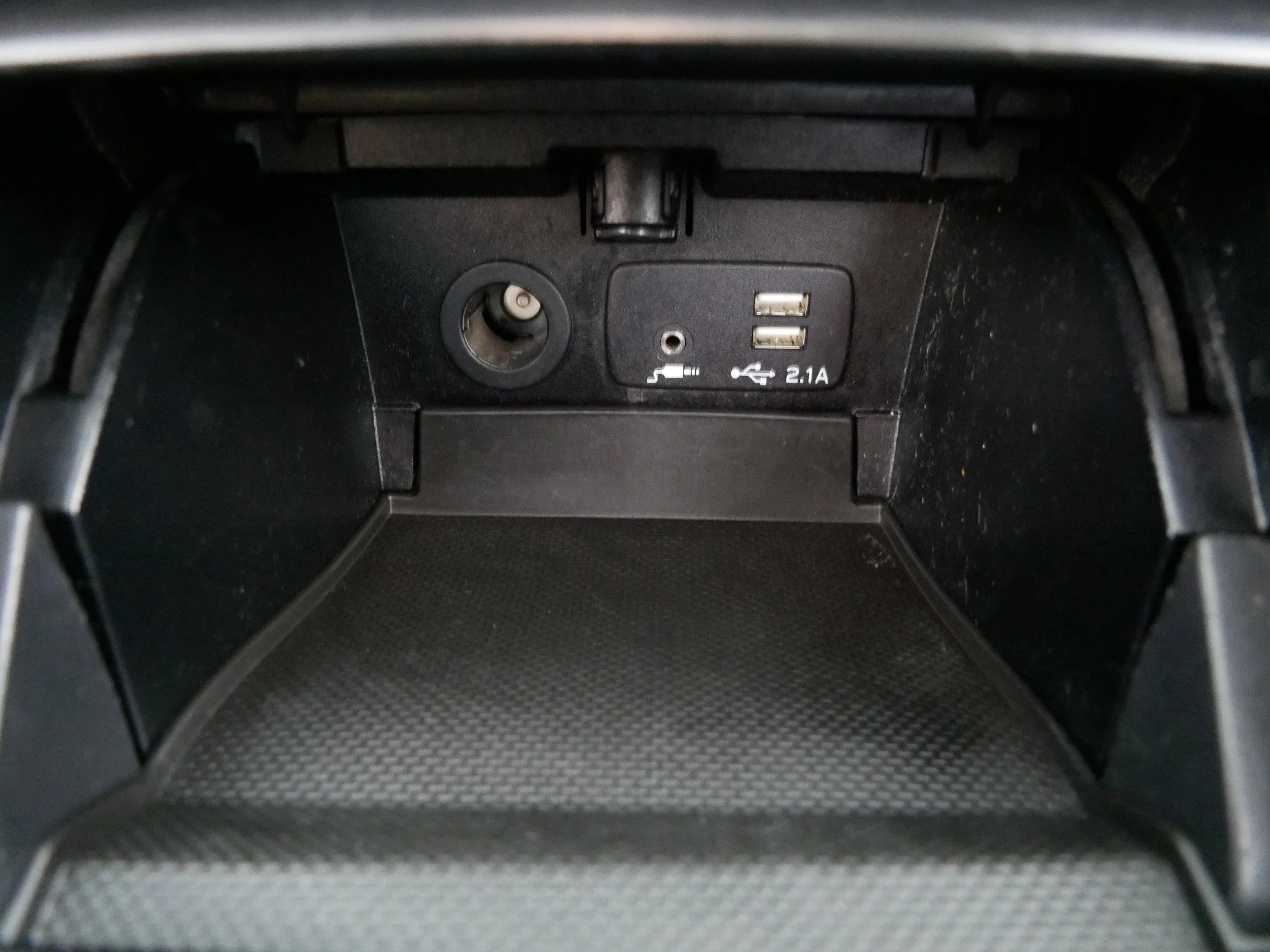 Used 2019 Magnetite Gray Metallic Subaru Limited image 32