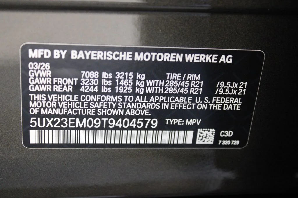 New 2026 Manhattan Green Metallic BMW xDrive40i image 29