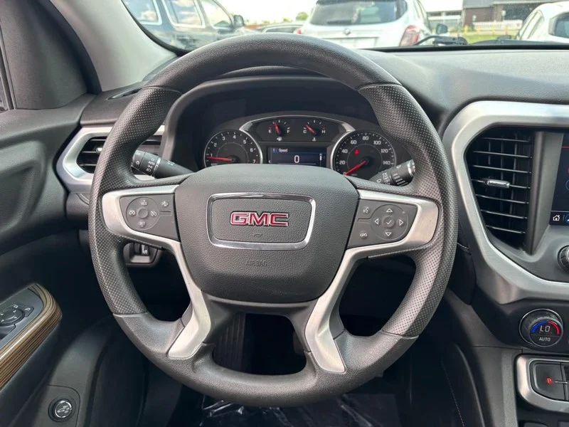 2021 GMC Acadia SLE - Photo 14