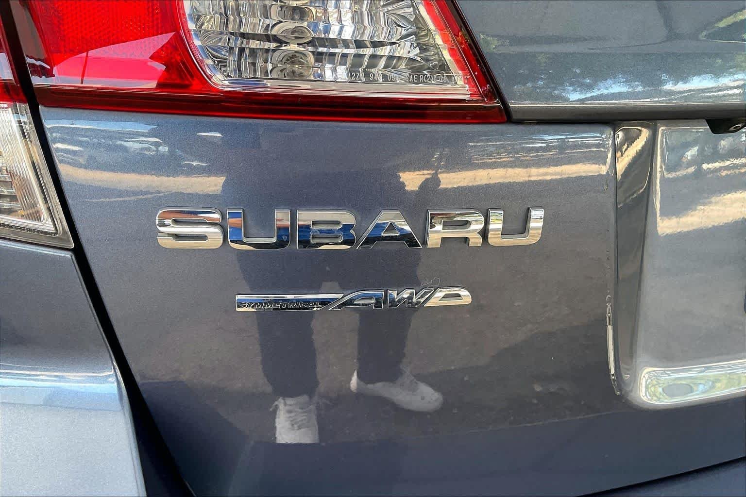 Used 2014 Twilight Blue Metallic Subaru 2.5i Limited image 31