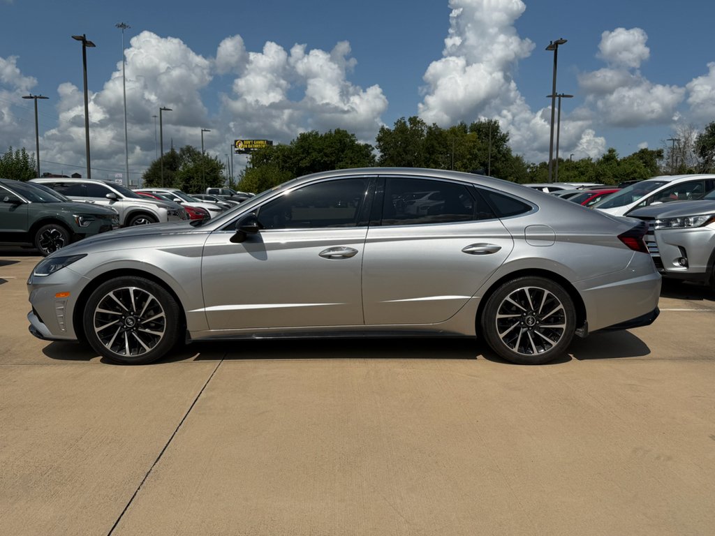 Used 2020 Shimmering Silver Pearl Hyundai SEL Plus image 2