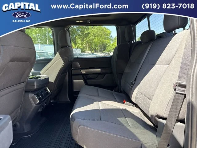 Used 2023 Black Ford XLT image 16
